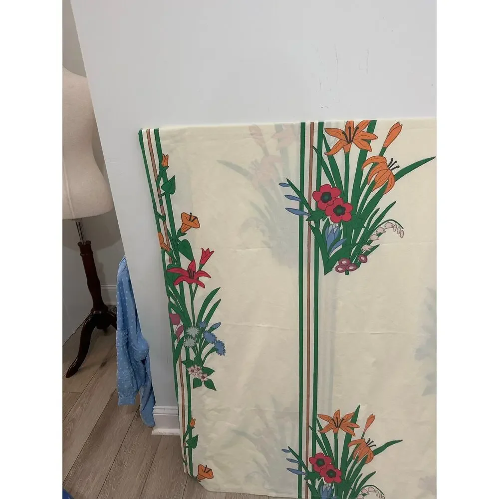 Vintage 1977 JP Stevens Flower Boquet Pattern Full Size Flat Sheet Cream Orange